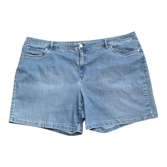 GLORIA VANDERBILT Womens Plus Size 24W Slimming Studded Denim Blue Jean Shorts - Picture 1 of 7